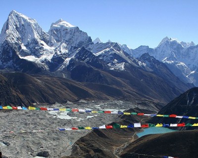 Gokyo Lake and surrounding mountains